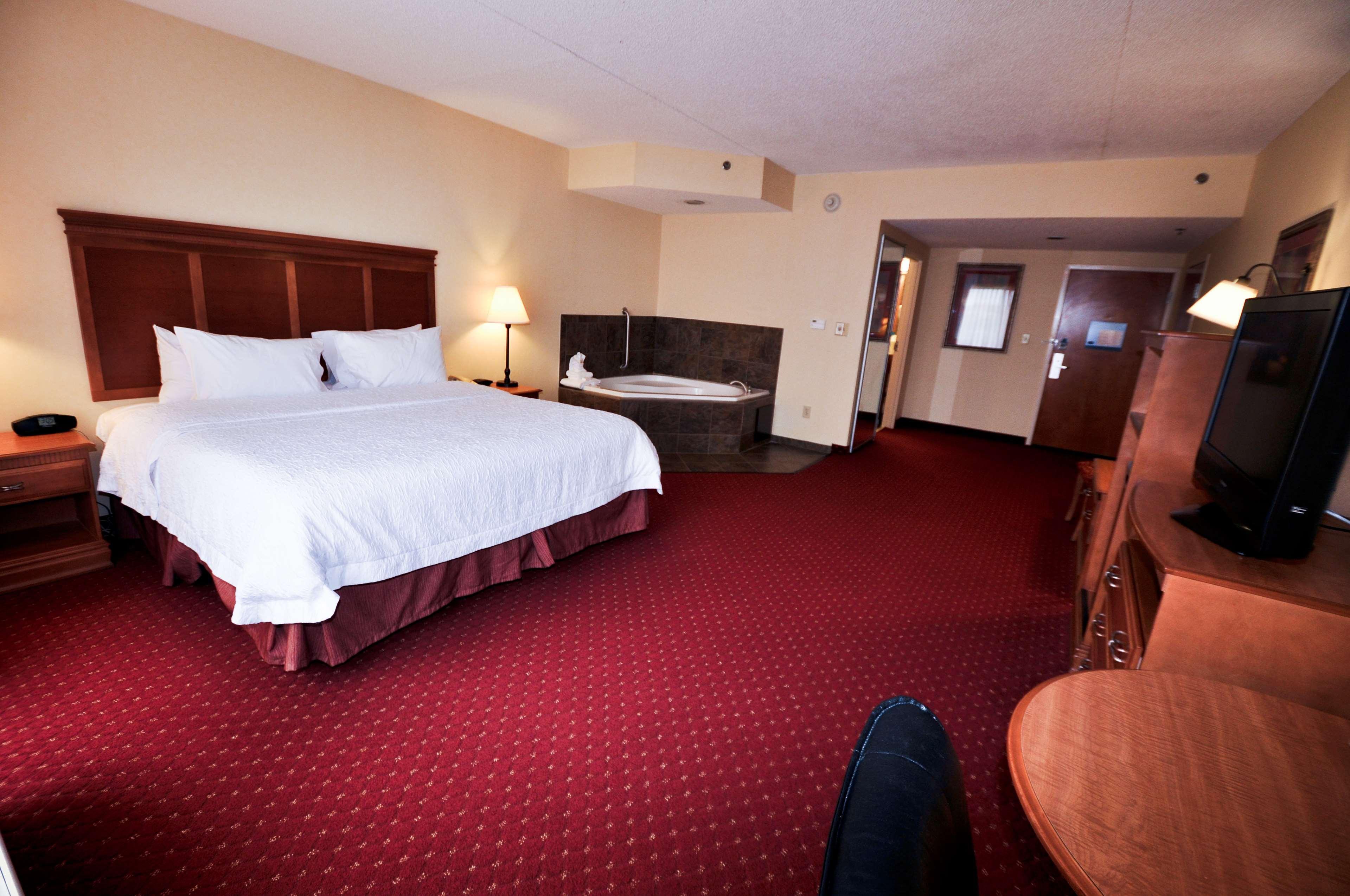 Hampton Inn & Suites Louisville East מראה חיצוני תמונה