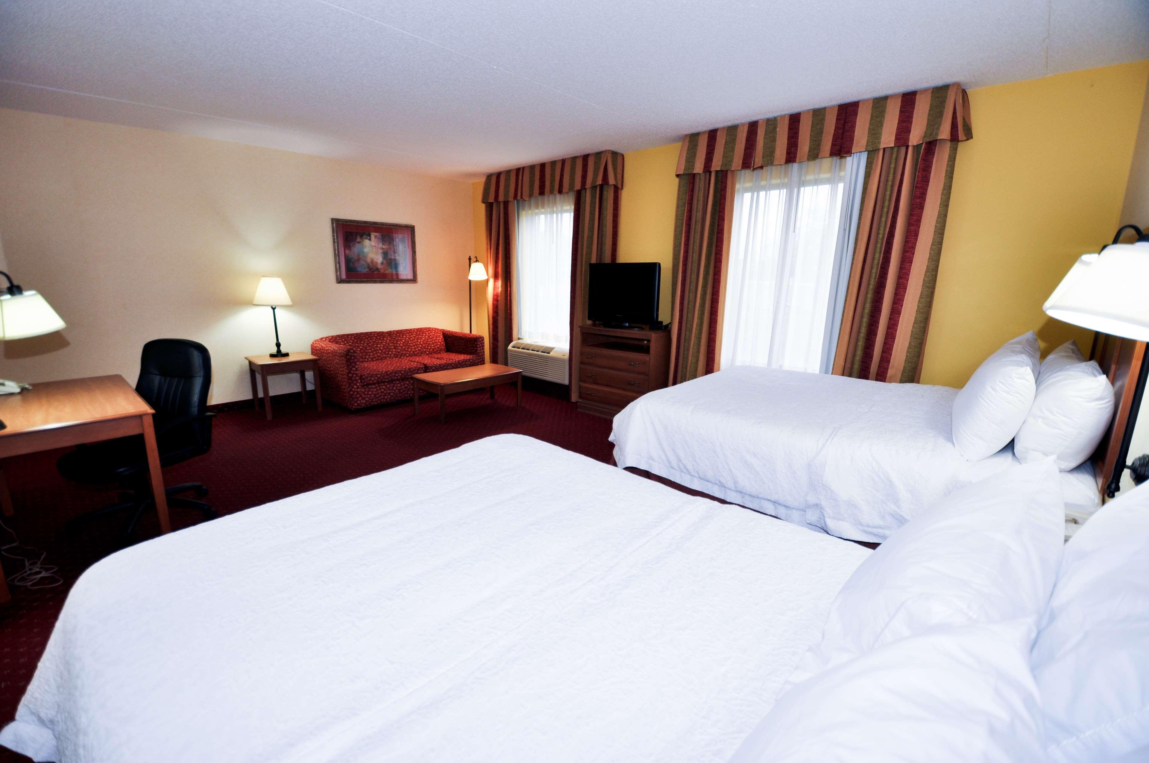Hampton Inn & Suites Louisville East מראה חיצוני תמונה