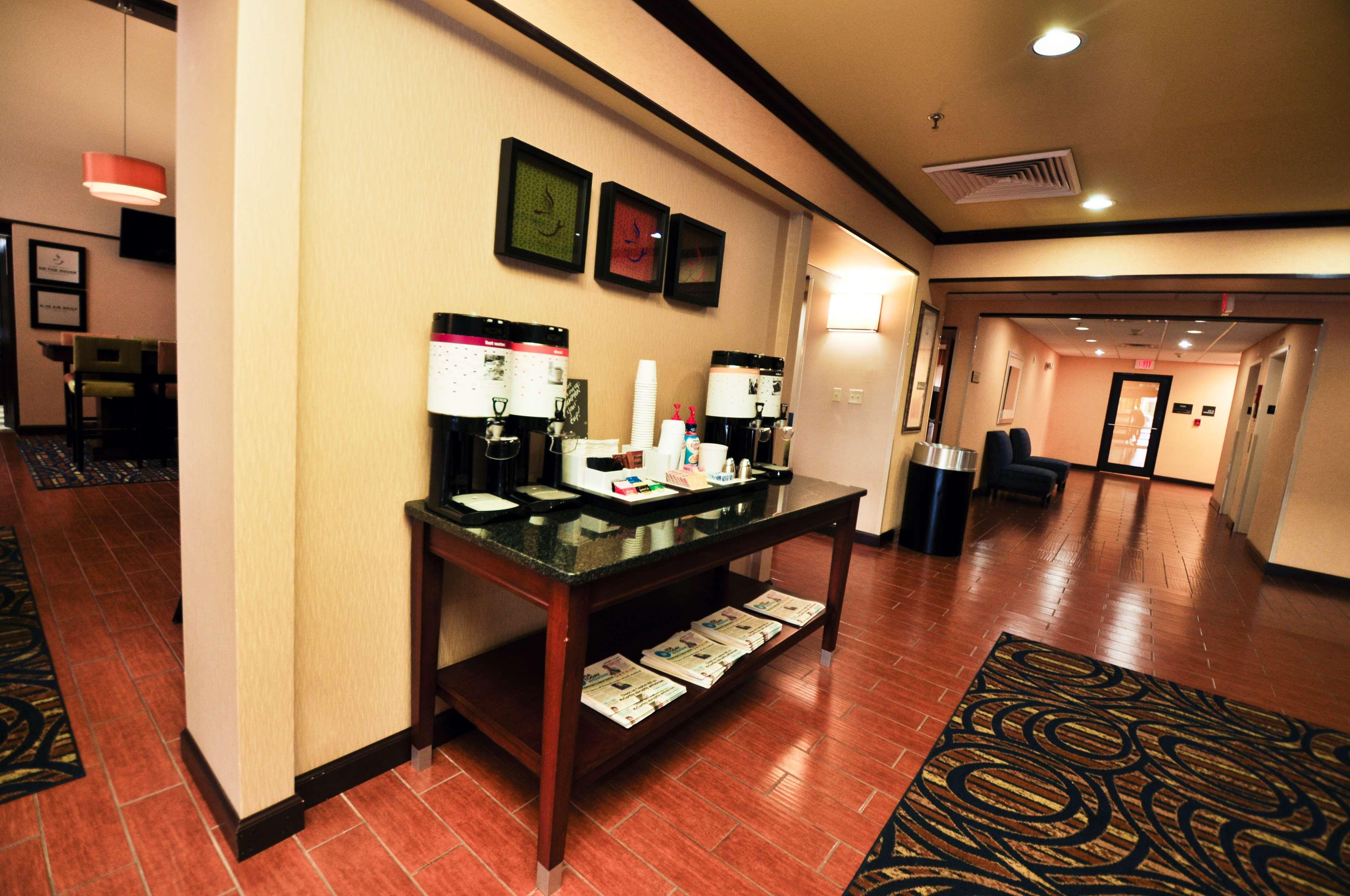 Hampton Inn & Suites Louisville East מראה חיצוני תמונה