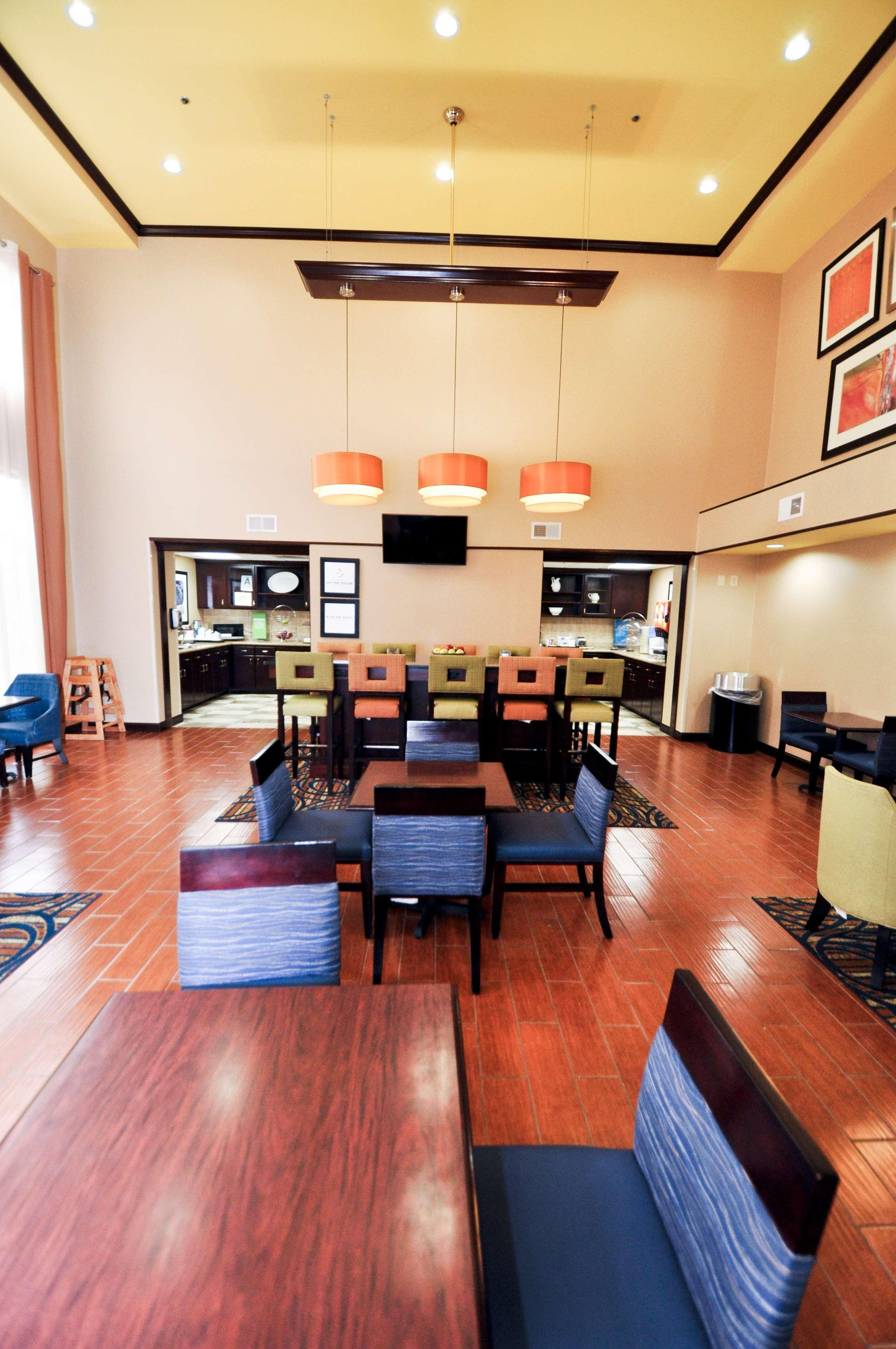 Hampton Inn & Suites Louisville East מראה חיצוני תמונה