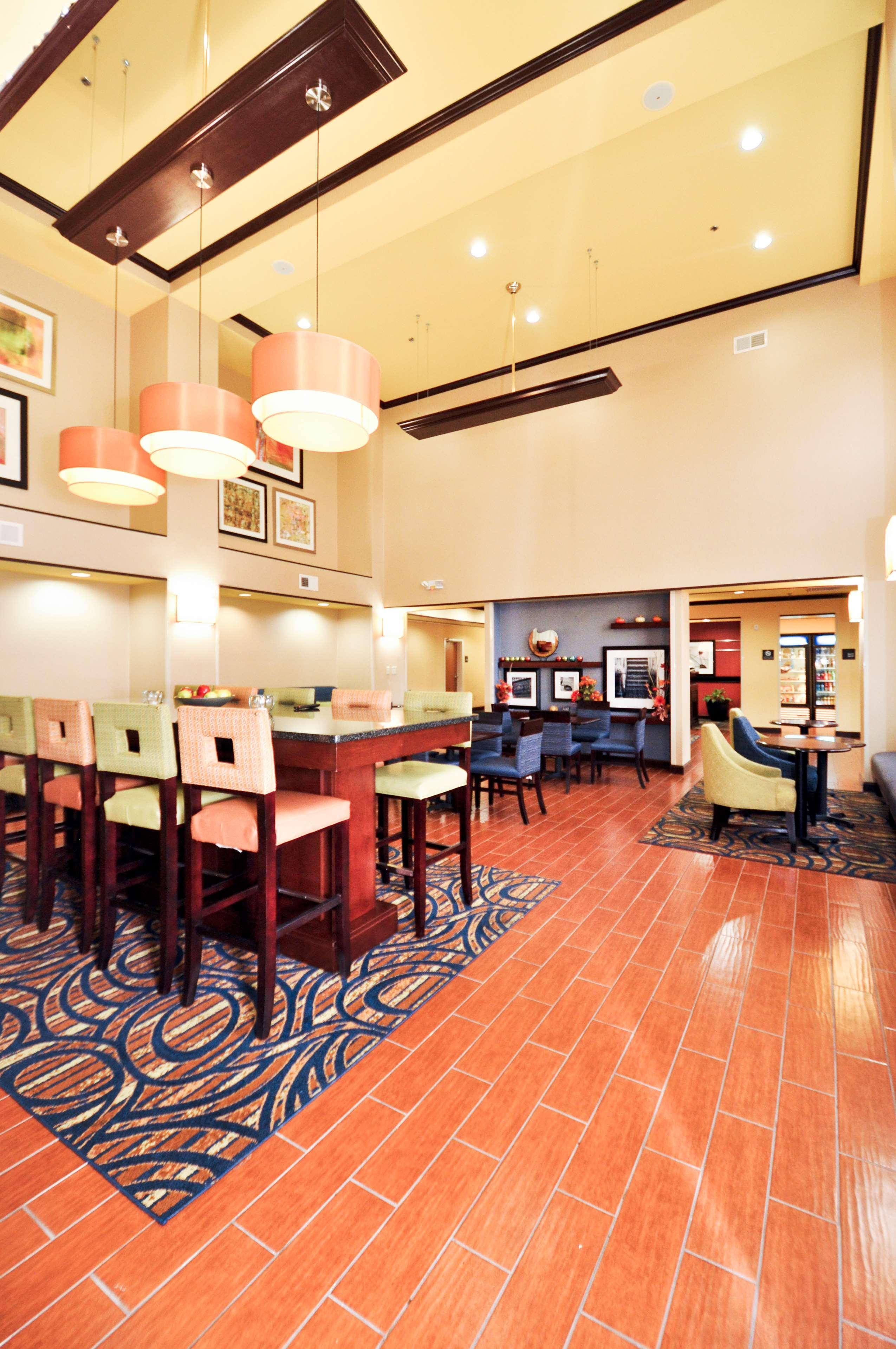 Hampton Inn & Suites Louisville East מראה חיצוני תמונה
