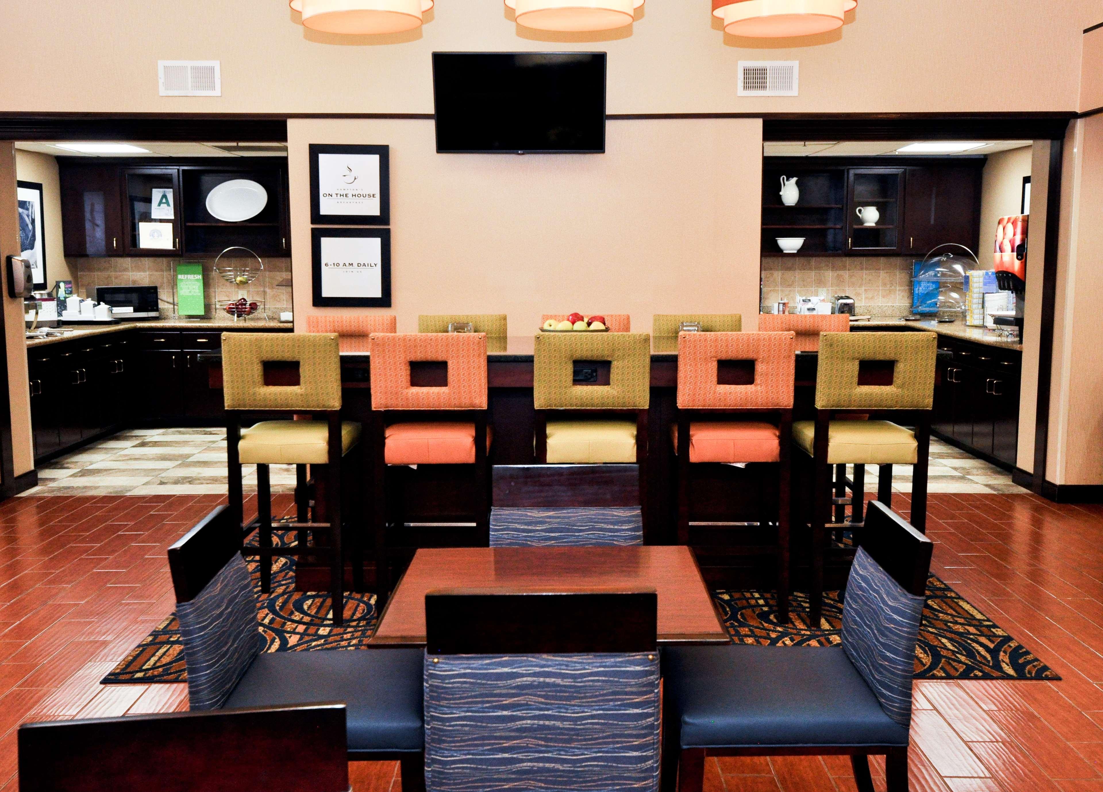 Hampton Inn & Suites Louisville East מראה חיצוני תמונה