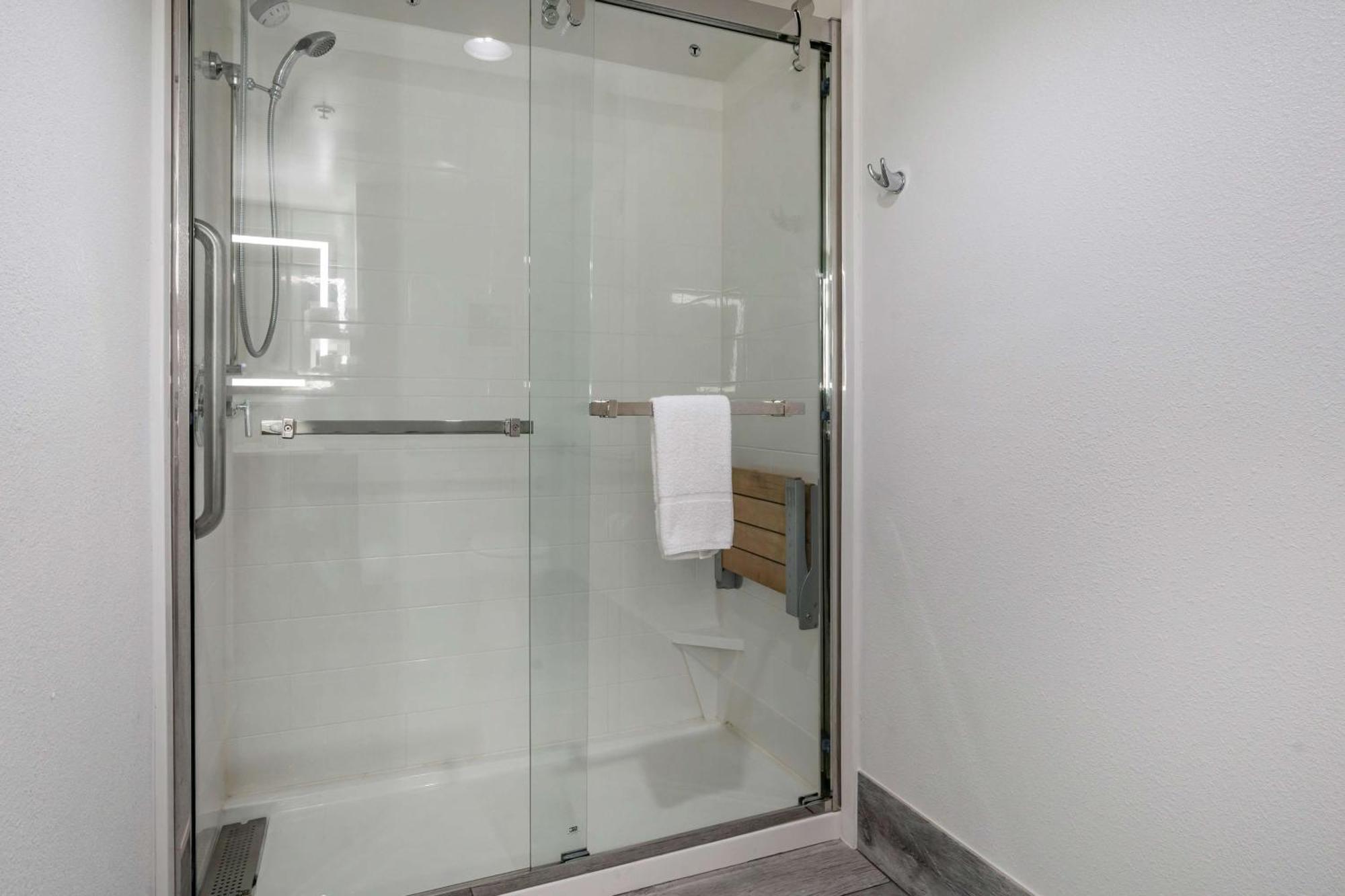 Hampton Inn & Suites Louisville East מראה חיצוני תמונה