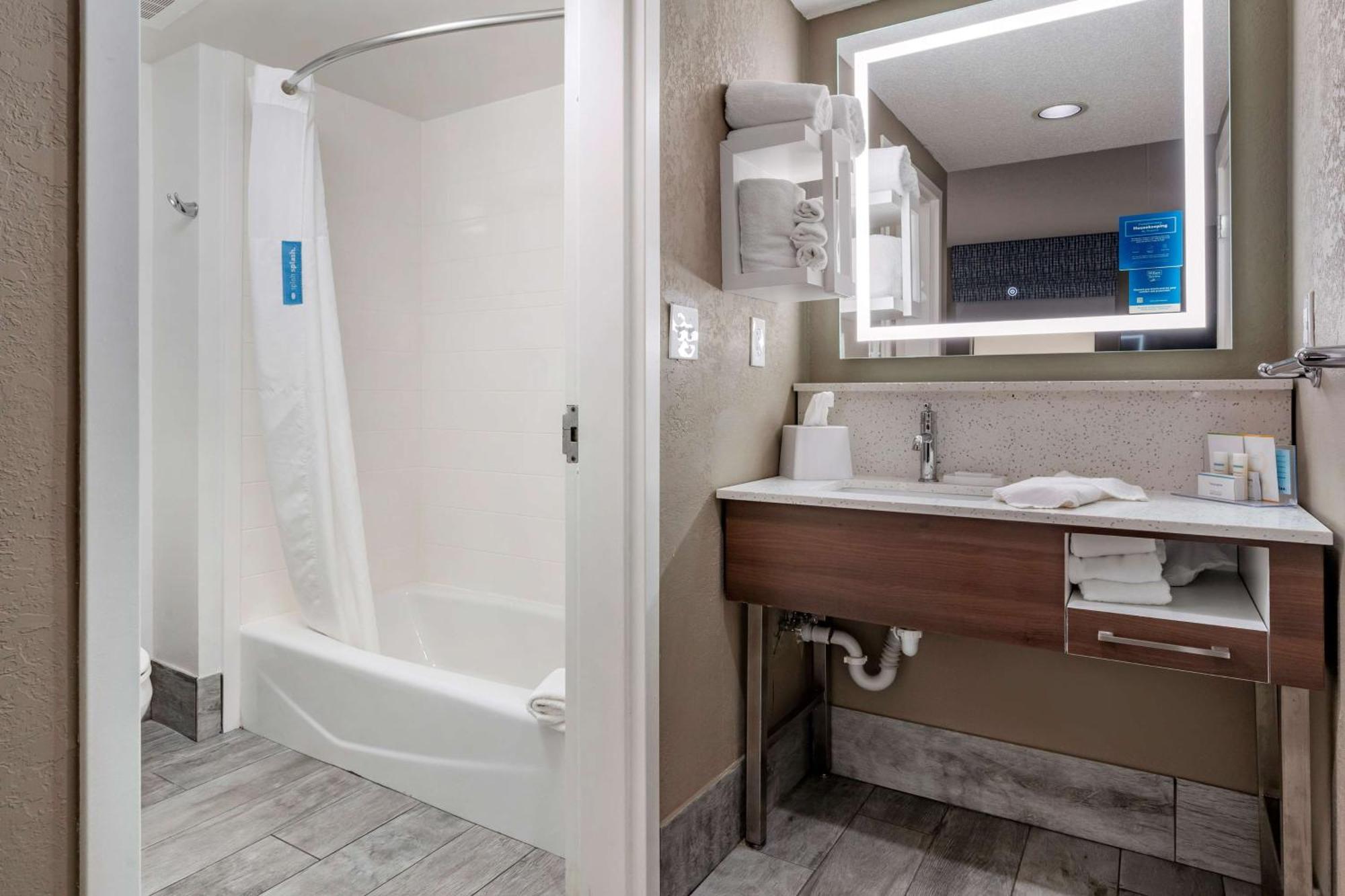 Hampton Inn & Suites Louisville East מראה חיצוני תמונה
