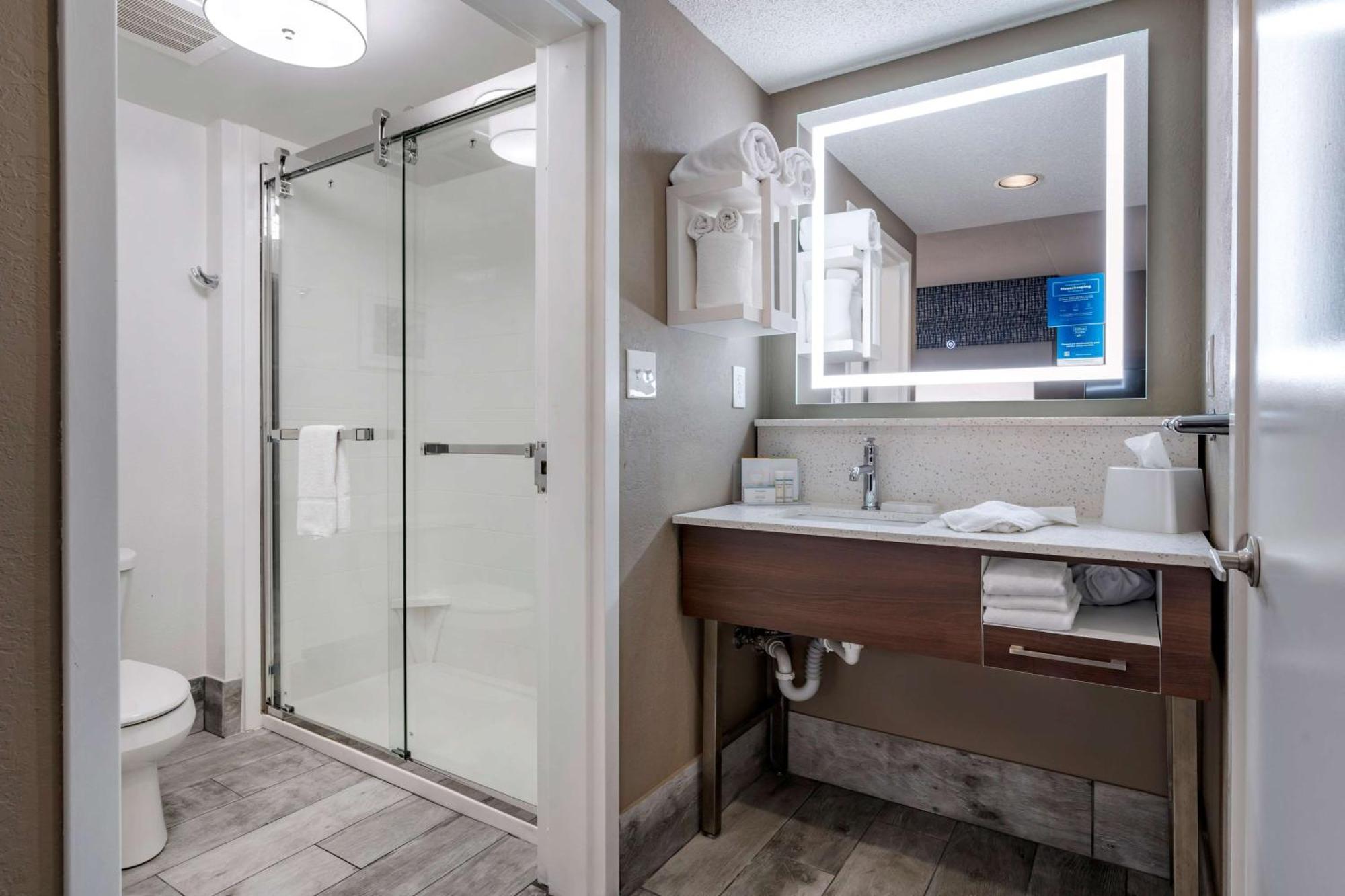 Hampton Inn & Suites Louisville East מראה חיצוני תמונה