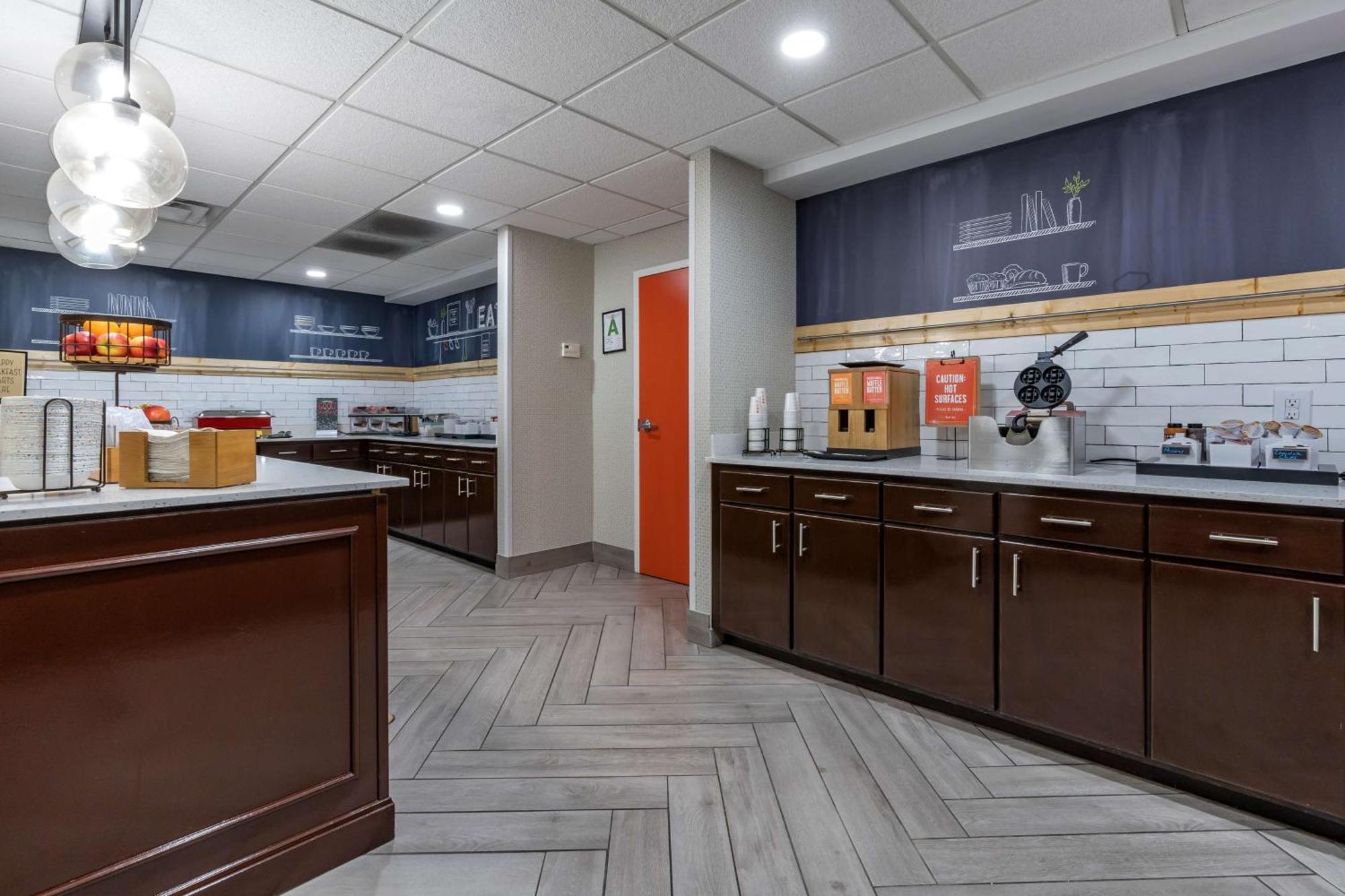 Hampton Inn & Suites Louisville East מראה חיצוני תמונה